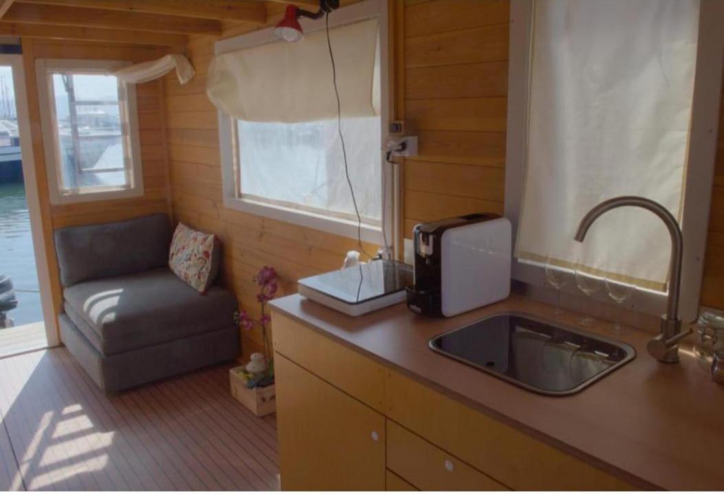 Отель Houseboat Sardinia Альгеро Экстерьер фото